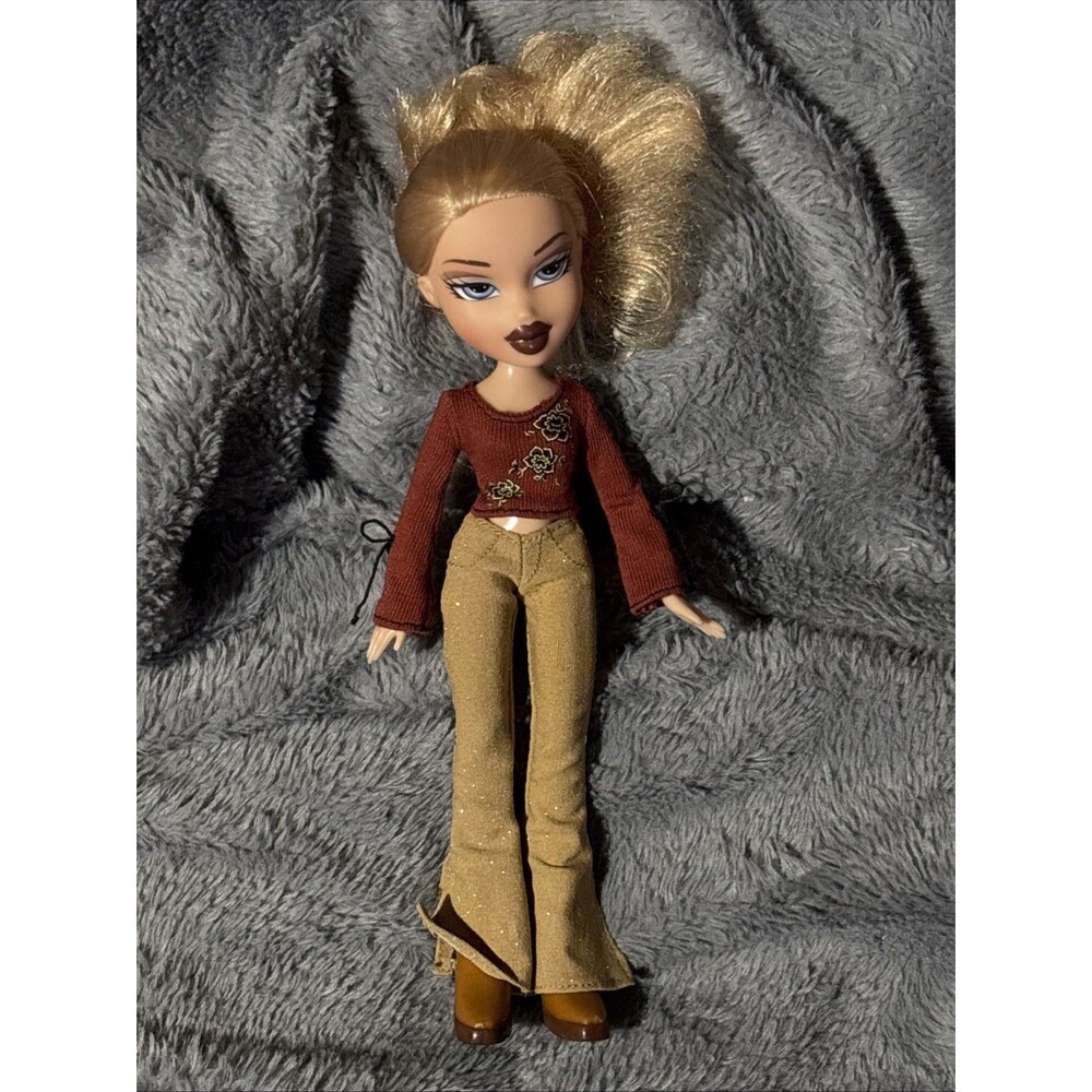 MGA CLOE Bratz Girl Doll Dressed Brownish Floral L/S  Tan Pants Tan Brown Boots